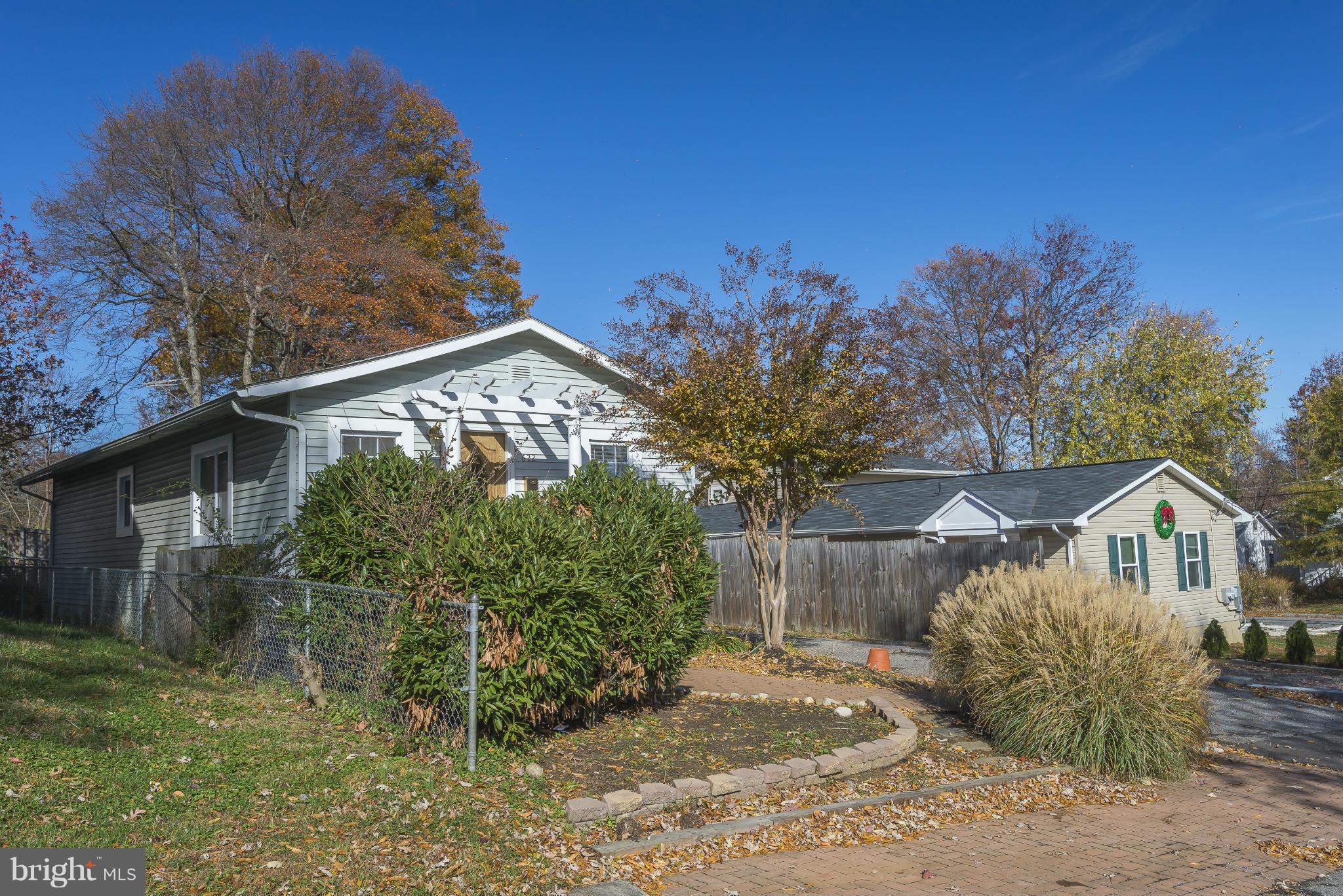 622 Darlington Road Edgewater, MD 21037 - Photo 4 of 23 EXTERIOR SIDE