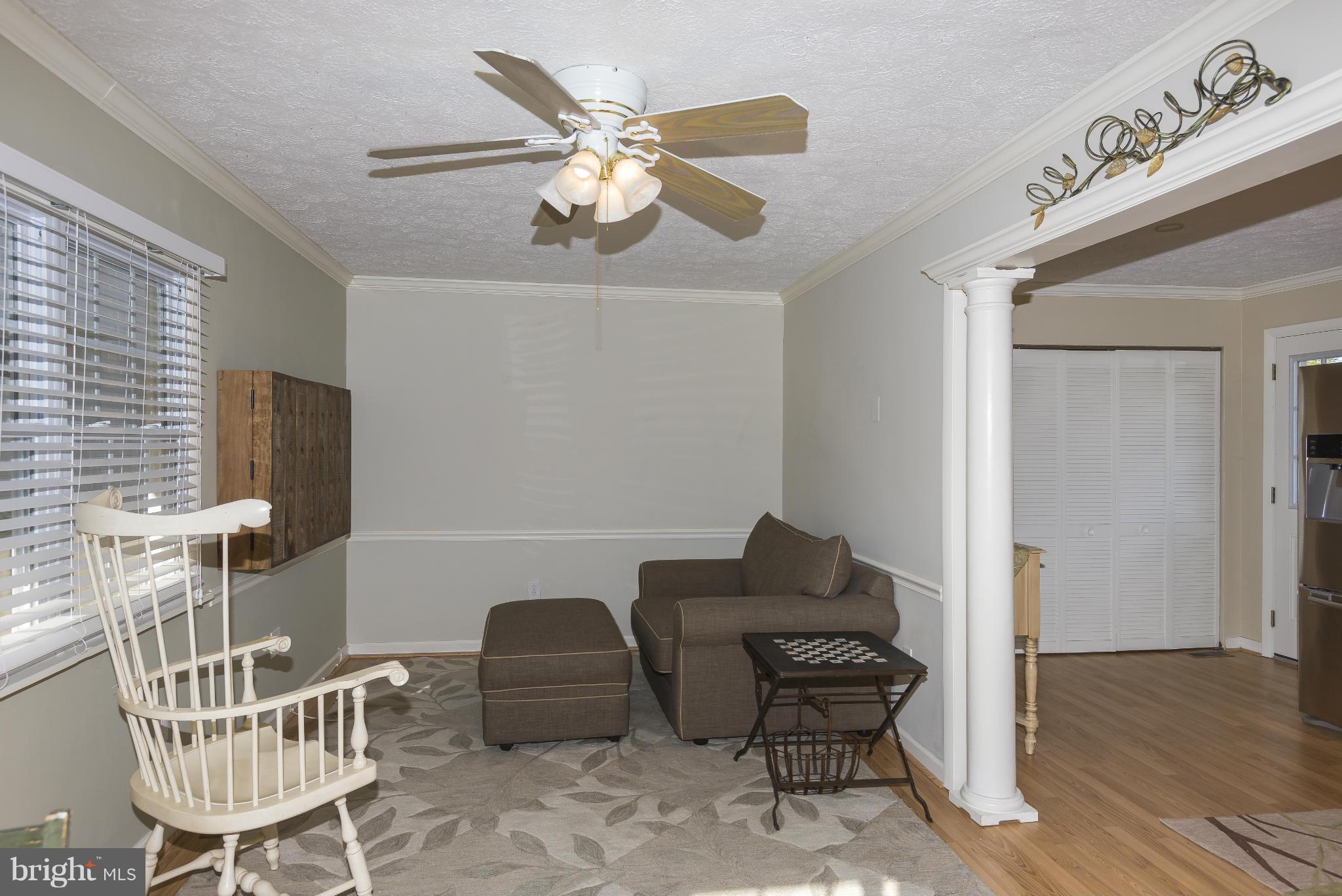 622 Darlington Road Edgewater, MD 21037 - Photo 8 of 23 LIVING ROOM