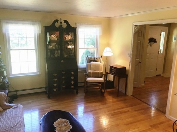 20 Cadman Road Mendon, MA 01756 - Photo 3 of 19 Gallery Image 3