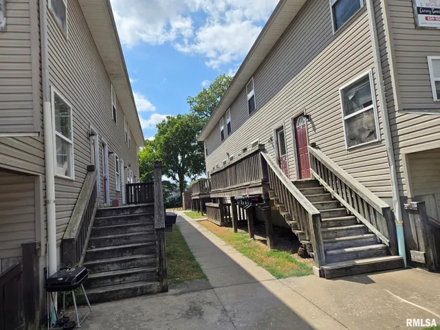 $560,000 | 510-514 South Beveridge Street, Unit 16, Carbondale, IL 62901