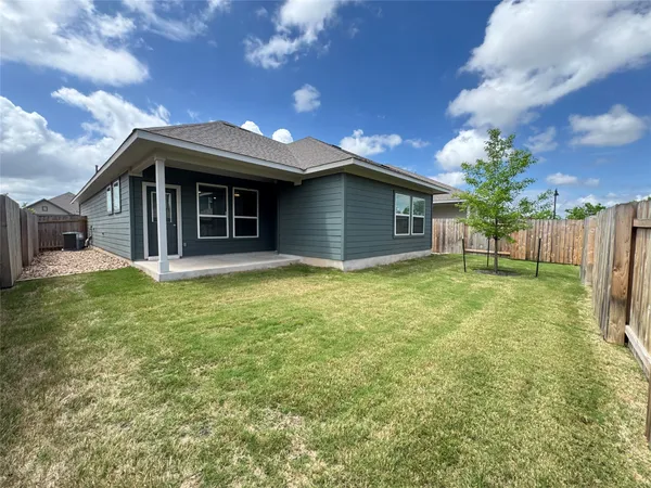 $2,450 | 116 Corn Lane, Hutto, TX 78634