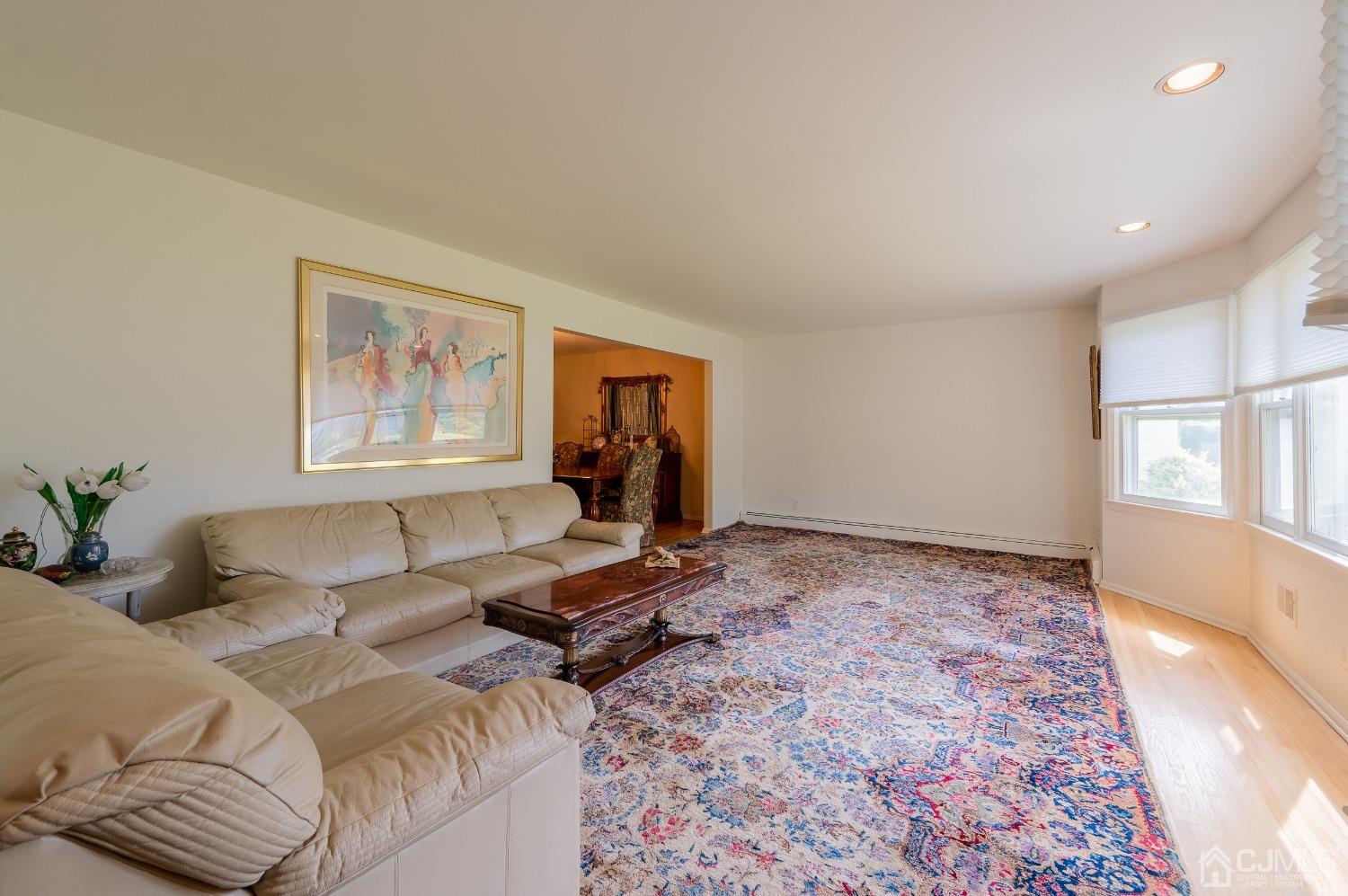 8 Kings Road Dayton, NJ 08810 - Photo 17 of 39 Gallery Image 17