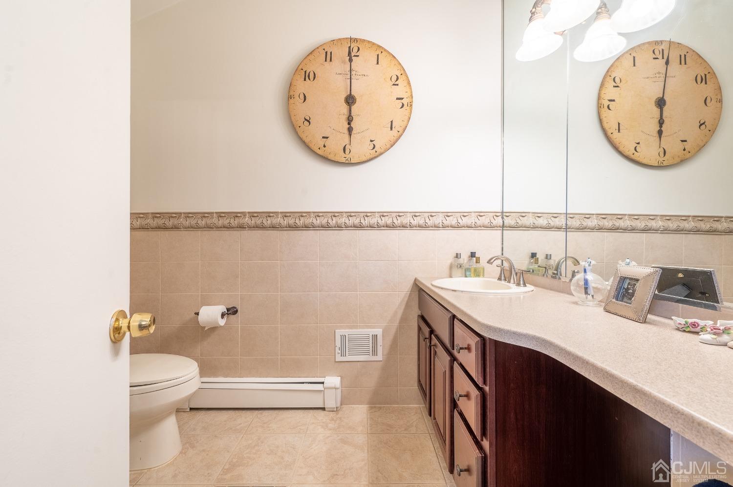 8 Kings Road Dayton, NJ 08810 - Photo 25 of 39 Gallery Image 25