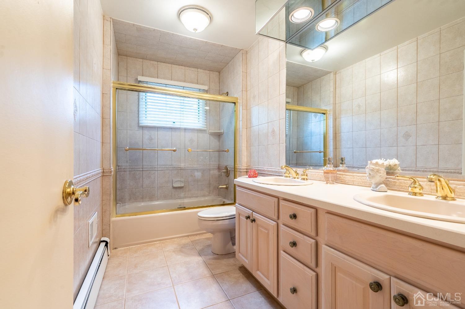 8 Kings Road Dayton, NJ 08810 - Photo 26 of 39 Gallery Image 26