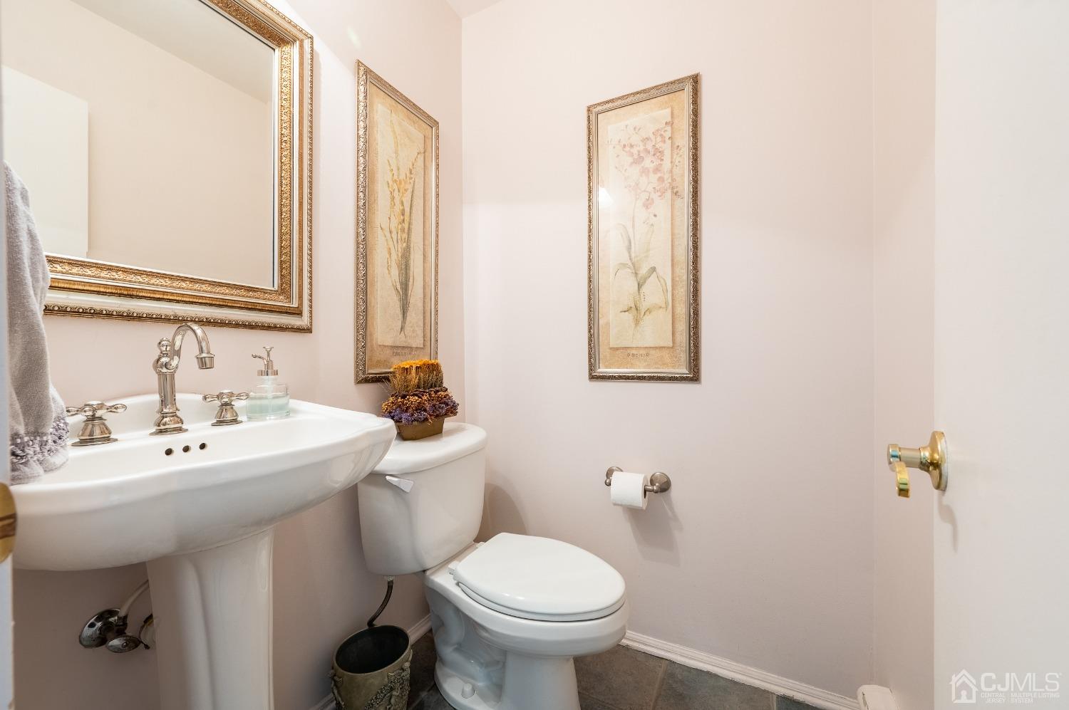 8 Kings Road Dayton, NJ 08810 - Photo 28 of 39 Gallery Image 28