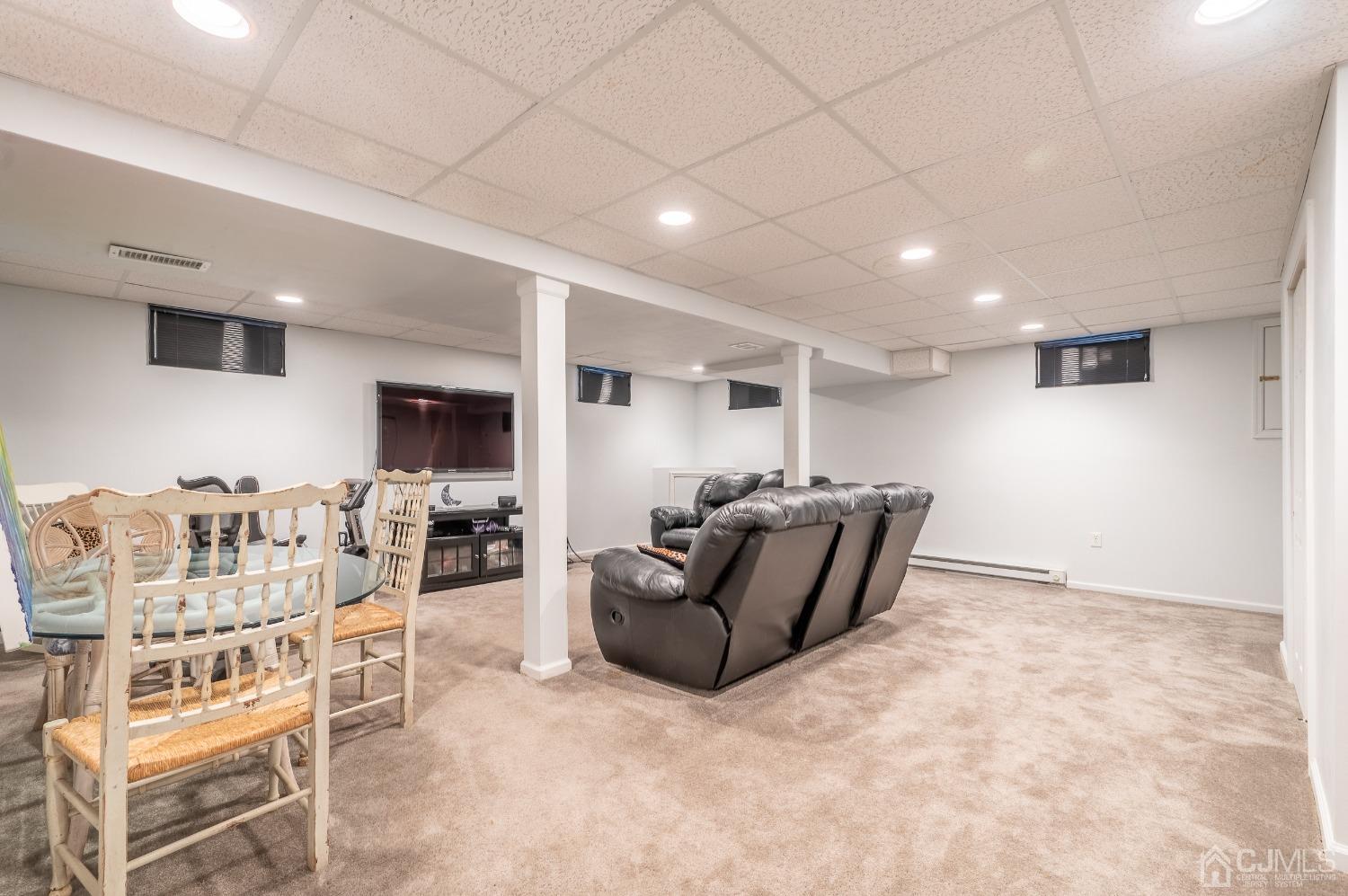 8 Kings Road Dayton, NJ 08810 - Photo 30 of 39 Gallery Image 30