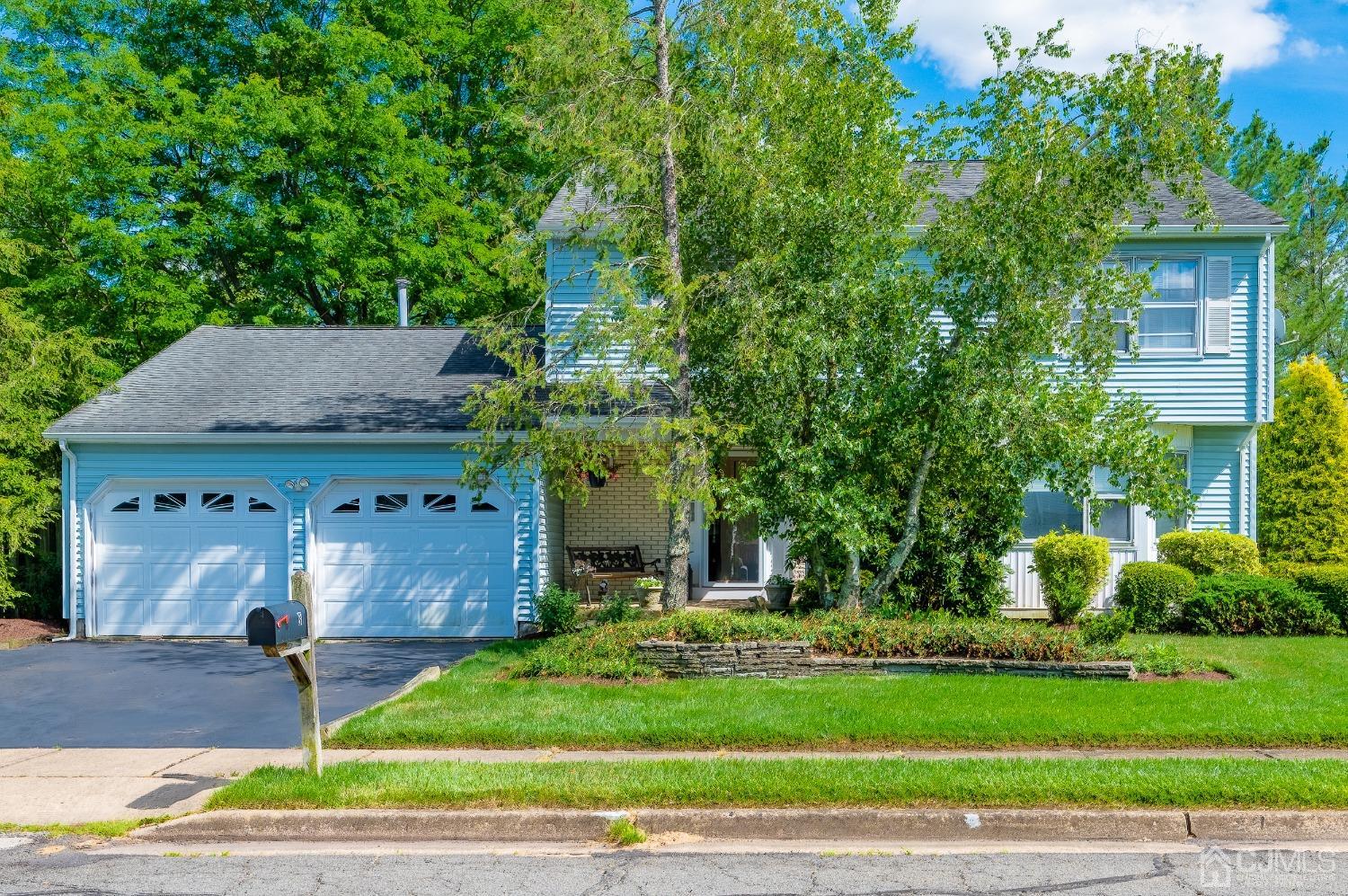 8 Kings Road Dayton, NJ 08810 - Photo 3 of 39 Gallery Image 3