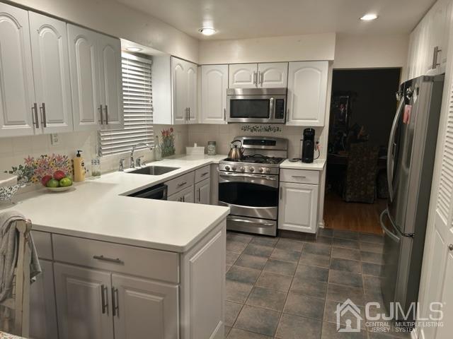 8 Kings Road Dayton, NJ 08810 - Photo 6 of 39 Gallery Image 6