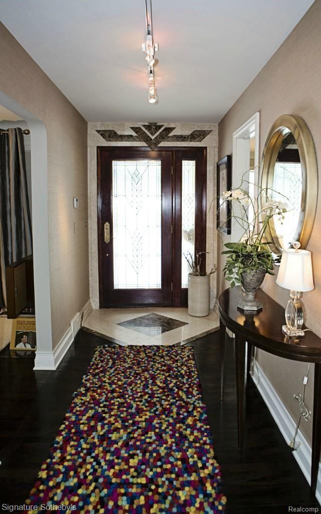 5221 Longmeadow Road Bloomfield Hills, MI 48304 - Photo 3 of 42 Foyer