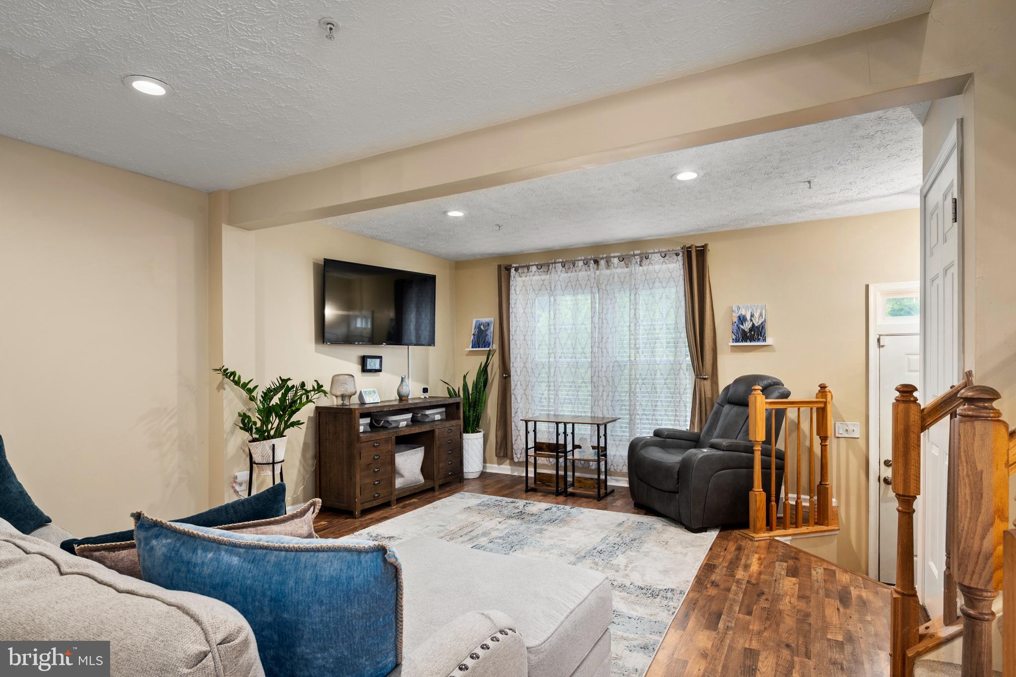 761 Pine Drift Drive Odenton, MD 21113 - Photo 4 of 36 Living Room