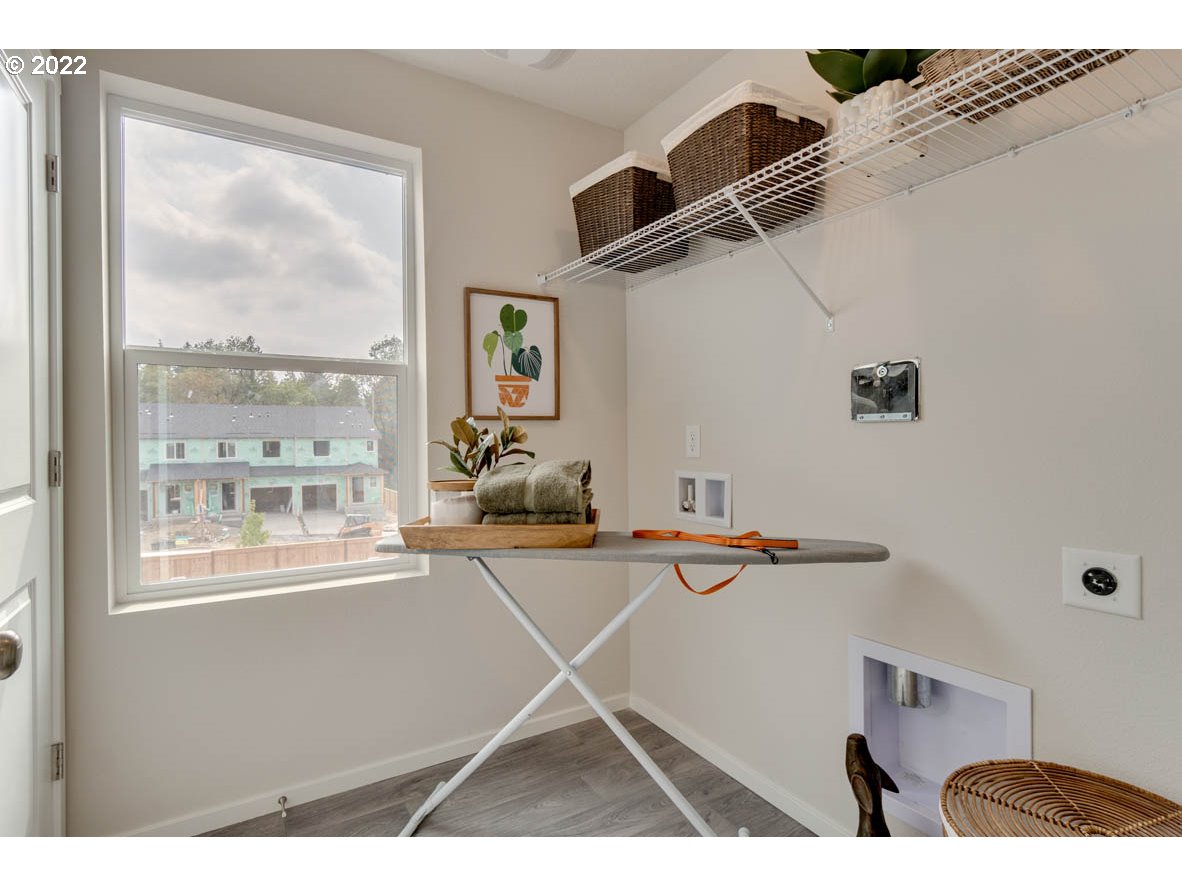 2914 North 3rd Way Ridgefield, WA 98642 - Photo 15 of 24 a view of a workspace