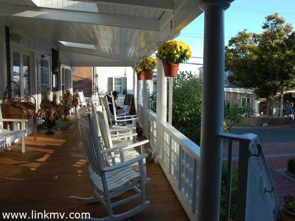 38 North Water Street, Unit R1 Edgartown, MA 02539 - Photo 2 of 18 http://d1qzqeyxiitrap.cloudfront.net/photos/20515/600/2af21ecd.jpg