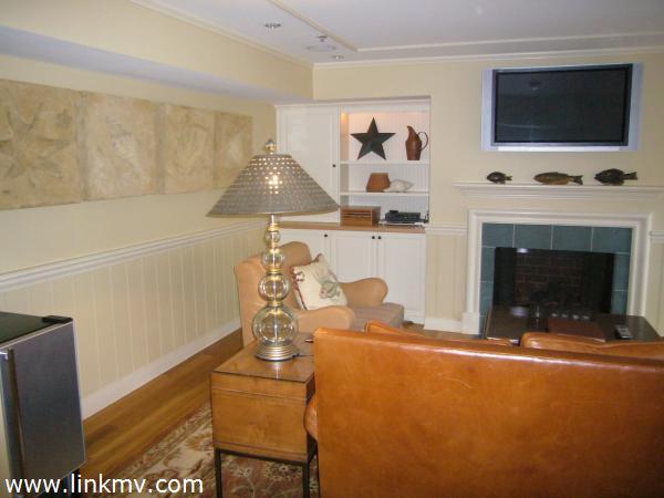 38 North Water Street, Unit R1 Edgartown, MA 02539 - Photo 17 of 18 http://d1qzqeyxiitrap.cloudfront.net/photos/20515/600/29447245.jpg