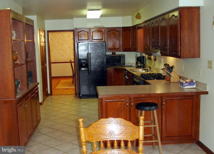 400 Aaron Mountain Road Castleton, VA 22716 - Photo 5 of 9 Kitchen