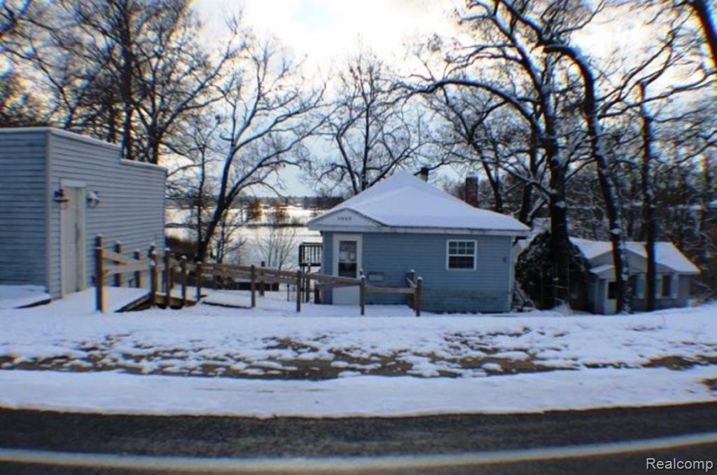 5869 White Road Muskegon, MI 49442 - Photo 1 of 9 1.jpg