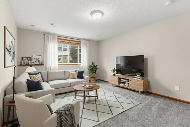 $315,000 | 15086 Farnham Avenue North, Hugo, MN 55038