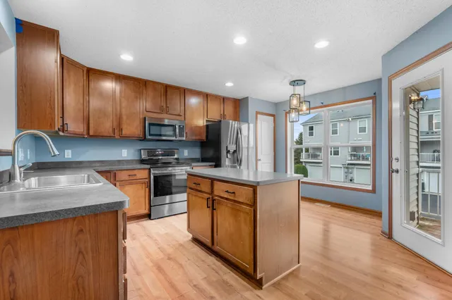 $315,000 | 15086 Farnham Avenue North, Hugo, MN 55038