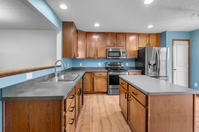 $315,000 | 15086 Farnham Avenue North, Hugo, MN 55038