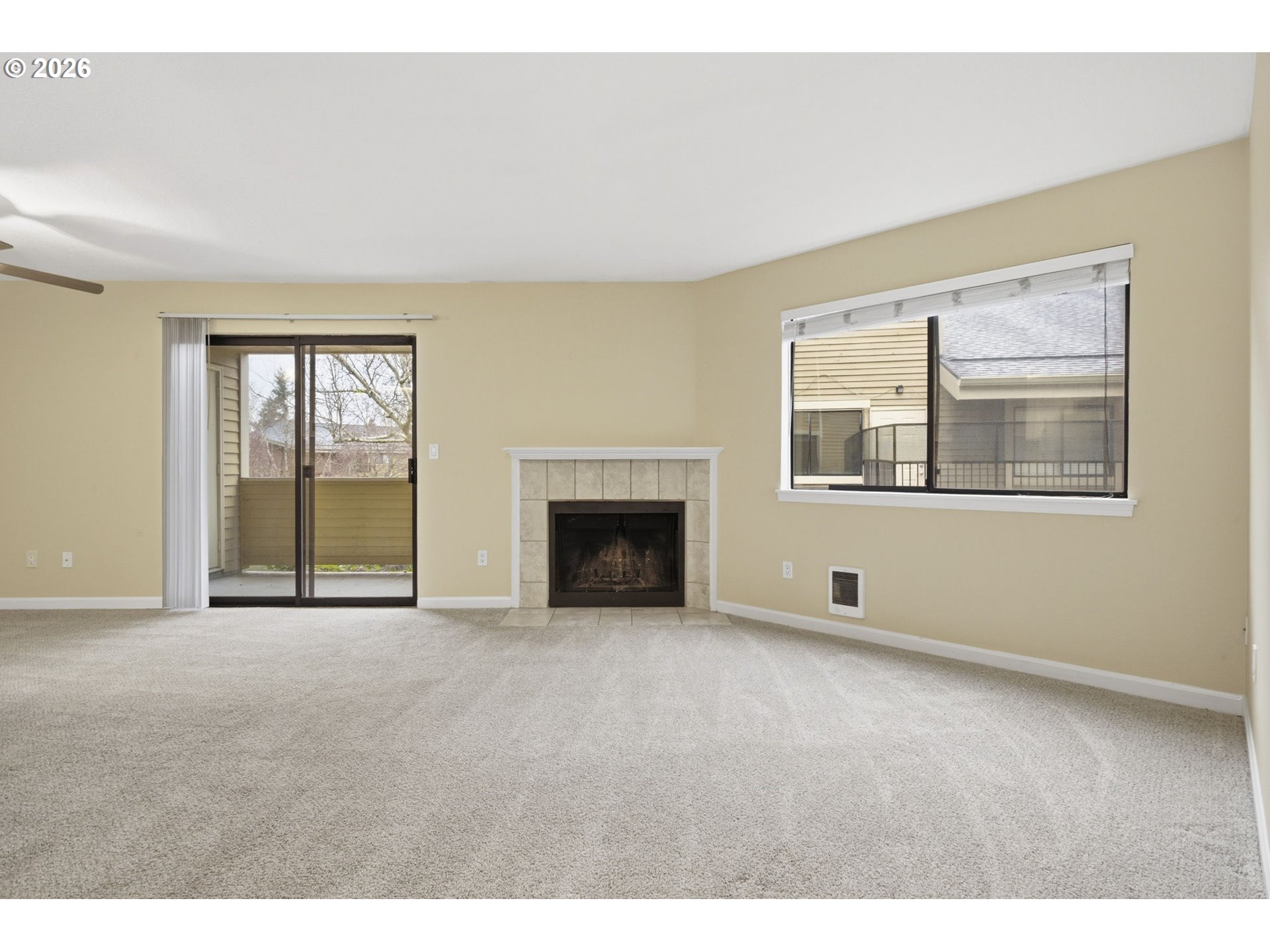 9842 Southeast Talbert Street Clackamas, OR 97015 - Photo 15 of 36 Living Room