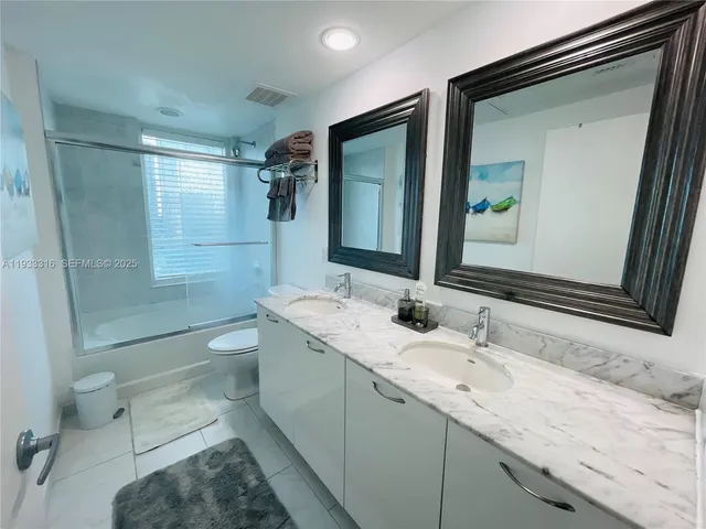 $3,500 | 950 Brickell Bay Drive, Unit 2601, Miami, FL 33131