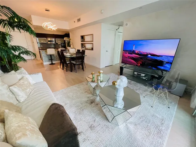 $3,500 | 950 Brickell Bay Drive, Unit 2601, Miami, FL 33131