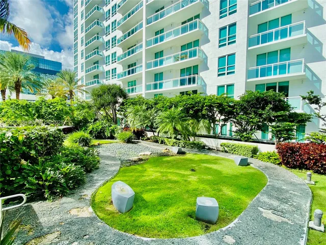 $3,500 | 950 Brickell Bay Drive, Unit 2601, Miami, FL 33131