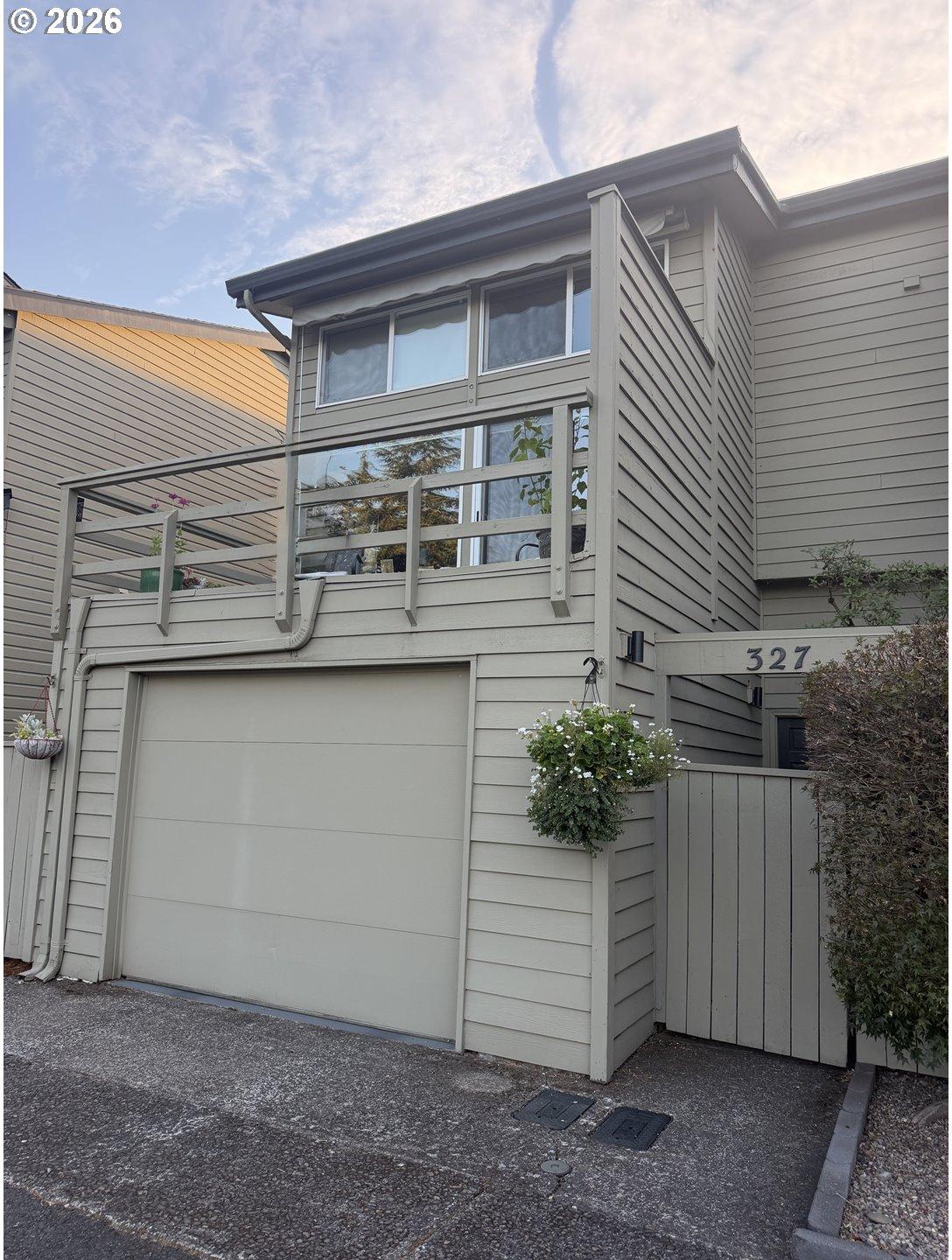 327 Country Club Road Eugene, OR 97401 - Photo 1 of 48 Gallery Image 1