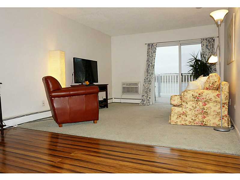4430 Post Road, Unit 26B Warwick, RI 02818 - Photo 8 of 13 Living Room.