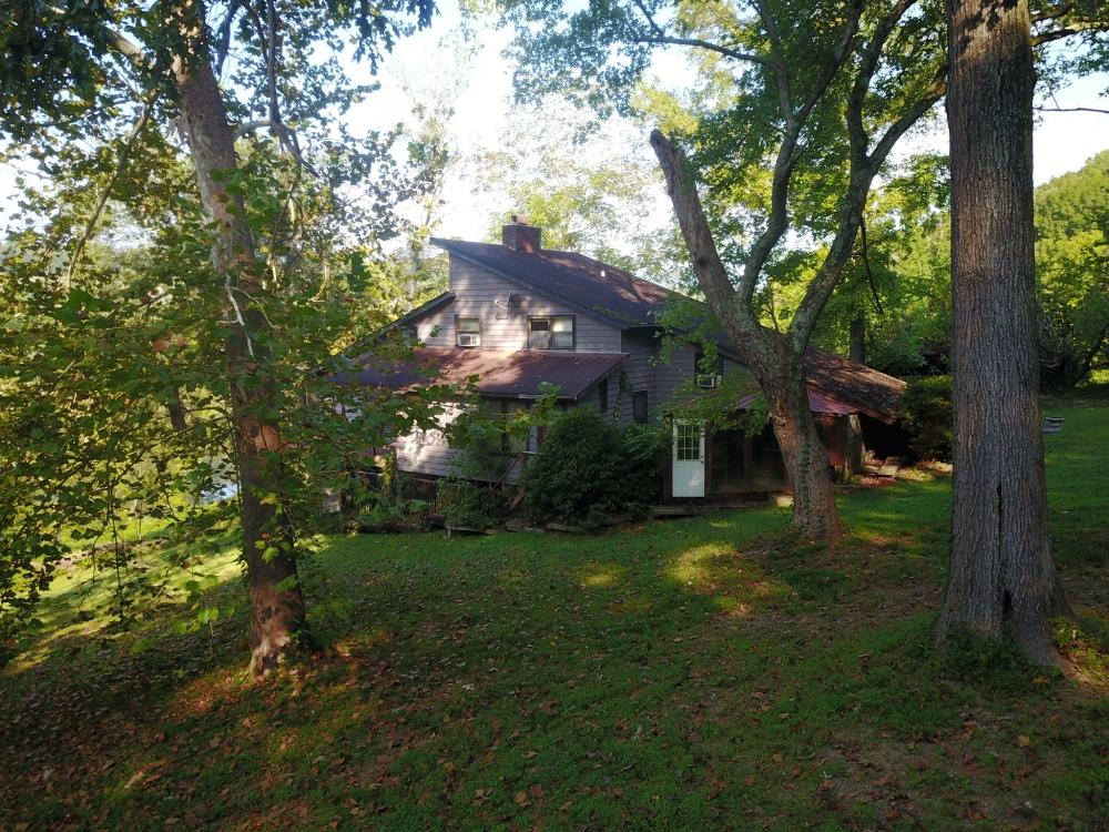 441 Peach Orchard Road Clinton, TN 37716 - Photo 8 of 23 8
