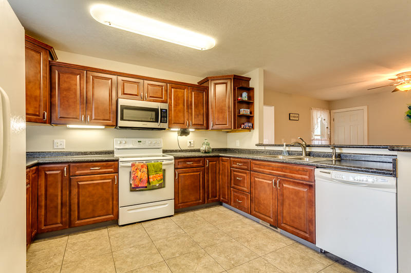1117 Zirkle Road Dandridge, TN 37725 - Photo 6 of 39 009181002-3-1117ZirkleRdDandridgeTN-SMAL