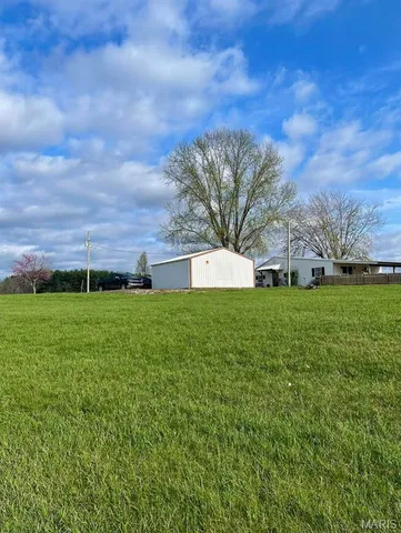 $190,000 | 7631 Gray Road, Alma, IL 62807