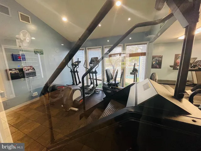 $2,100 | 8069 Stonewall Brigade Court, Unit 201, Manassas, VA 20109