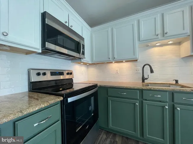 $2,100 | 8069 Stonewall Brigade Court, Unit 201, Manassas, VA 20109