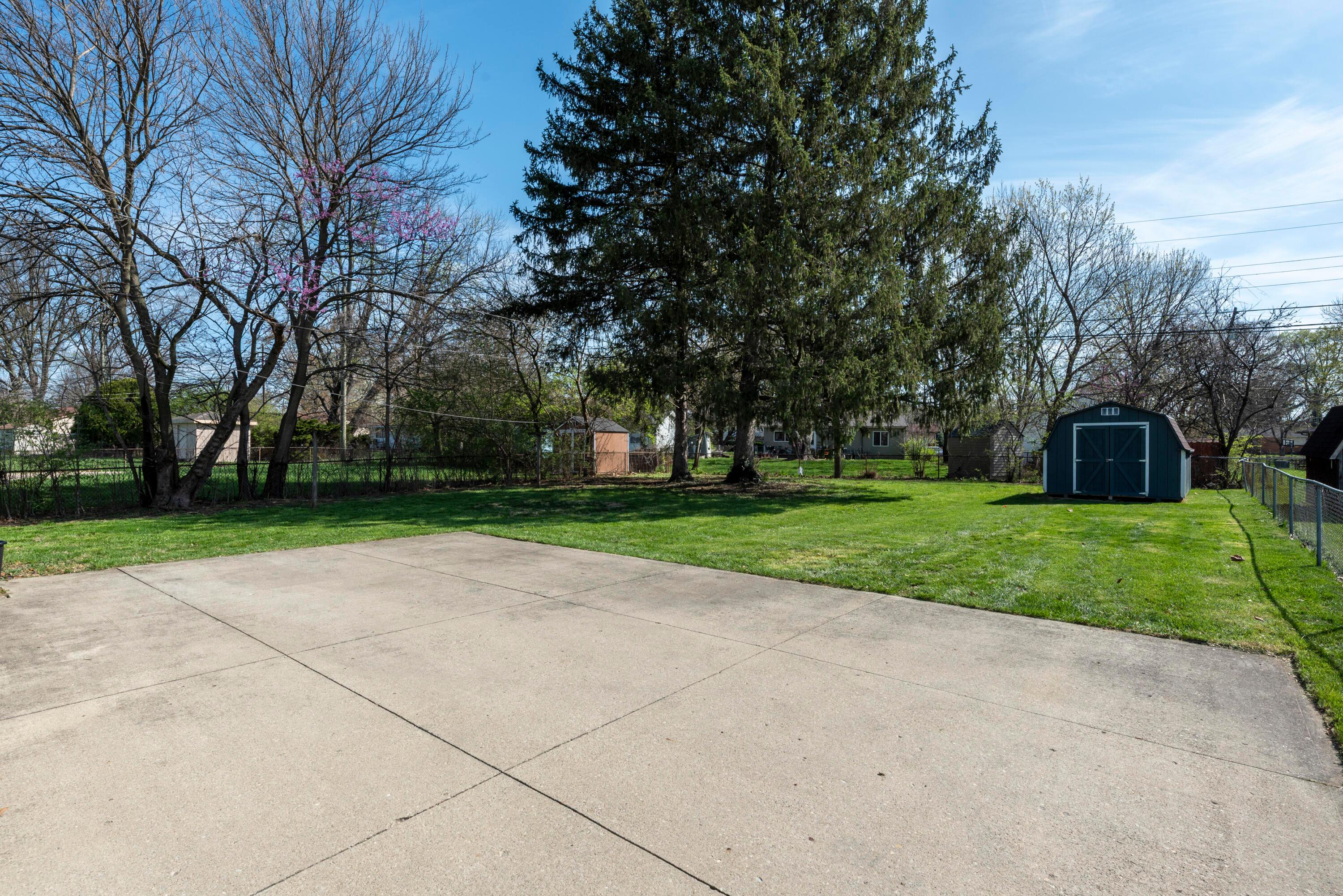 1924 Alsace Road Columbus, OH 43232 - Photo 6 of 43 MAR_3495