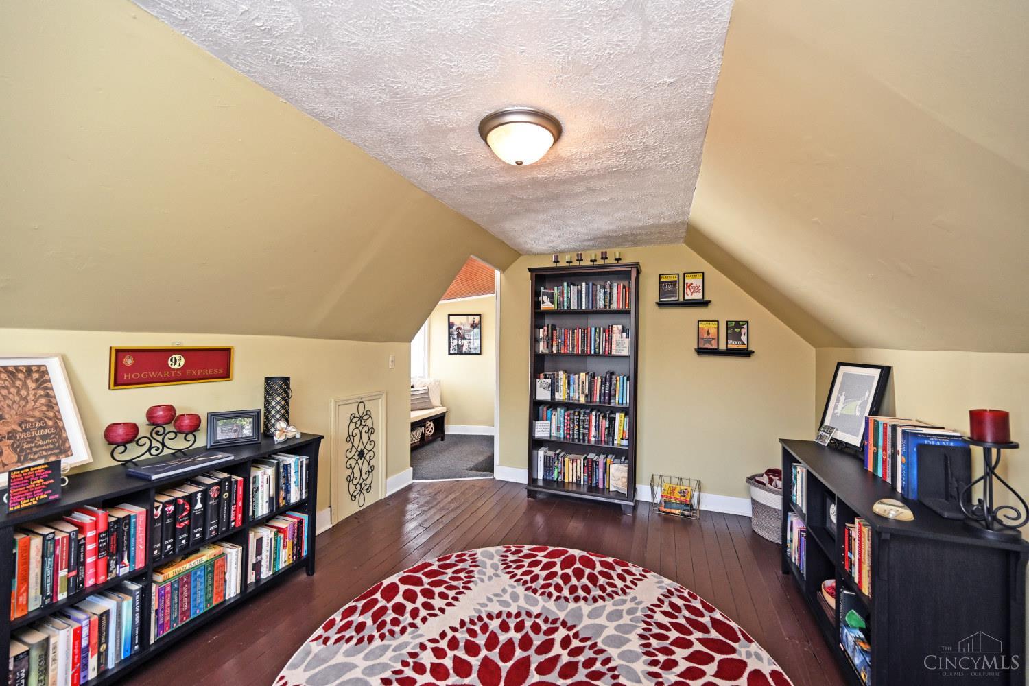1520 William Howard Taft Road Cincinnati, OH 45206 - Photo 22 of 43