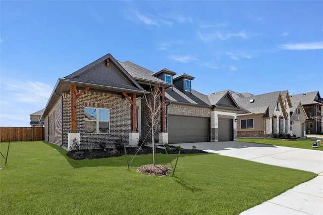 $574,900 | 1001 Emerald Trce Drive, Justin, TX 76247