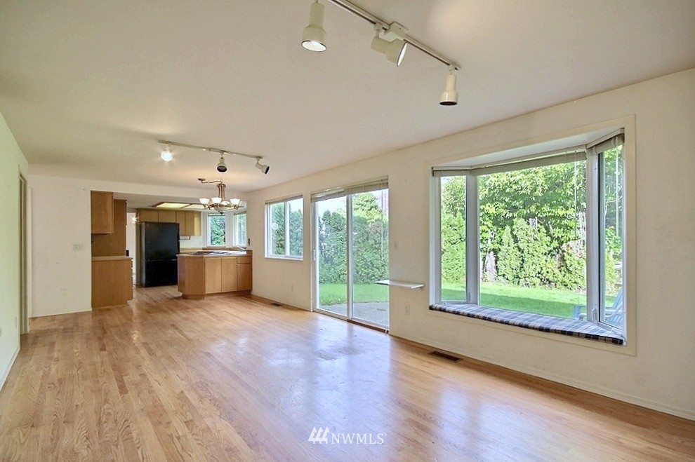 810 South 27th Street Renton, WA 98055 - Photo 3 of 19 Gallery Image 3