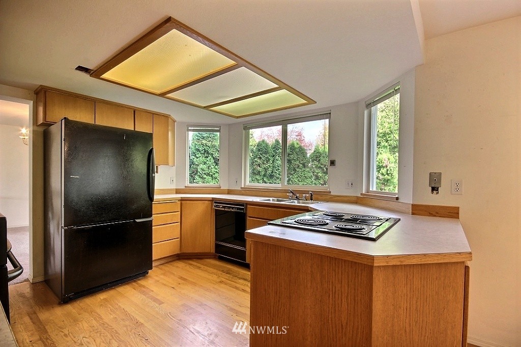 810 South 27th Street Renton, WA 98055 - Photo 4 of 19 Gallery Image 4