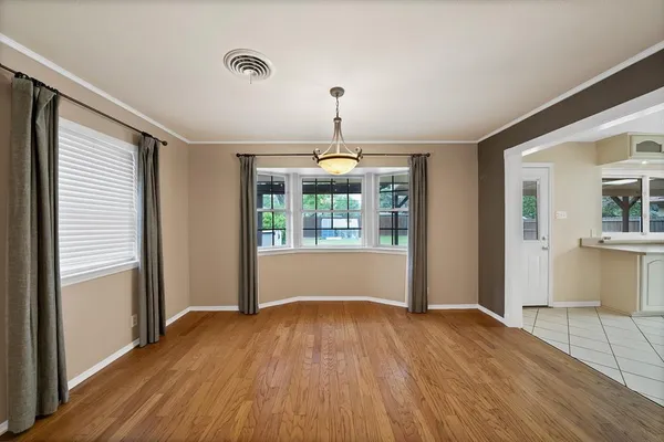 $2,350 | 526 Waggoner Drive, Arlington, TX 76013