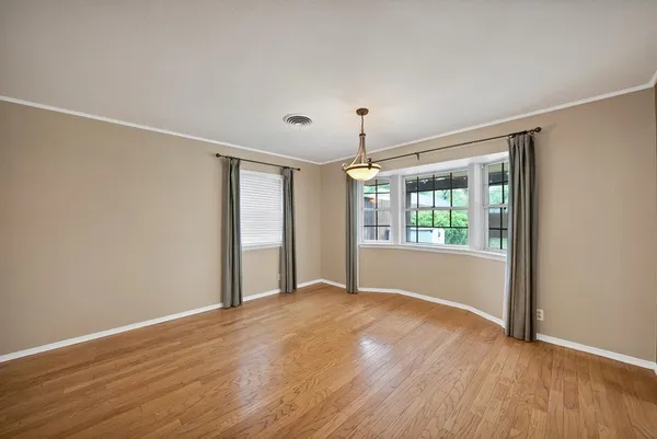 $2,350 | 526 Waggoner Drive, Arlington, TX 76013