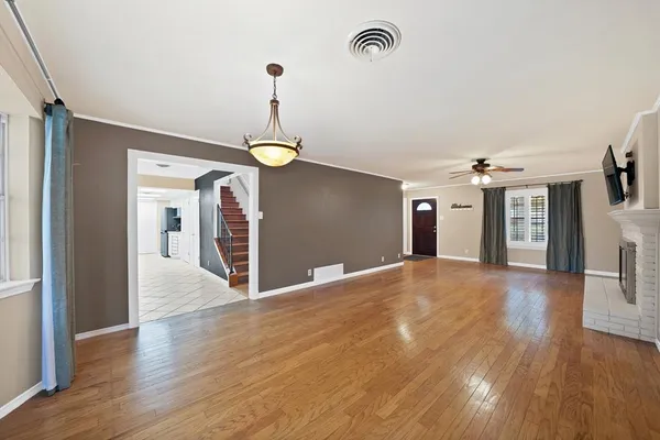 $2,350 | 526 Waggoner Drive, Arlington, TX 76013