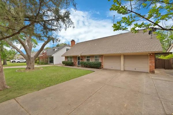 $2,350 | 526 Waggoner Drive, Arlington, TX 76013