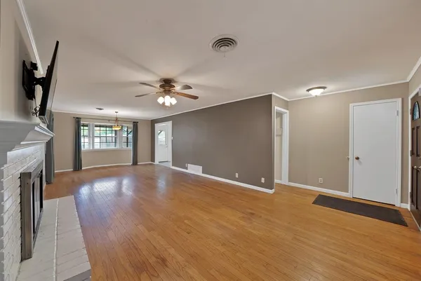 $2,350 | 526 Waggoner Drive, Arlington, TX 76013