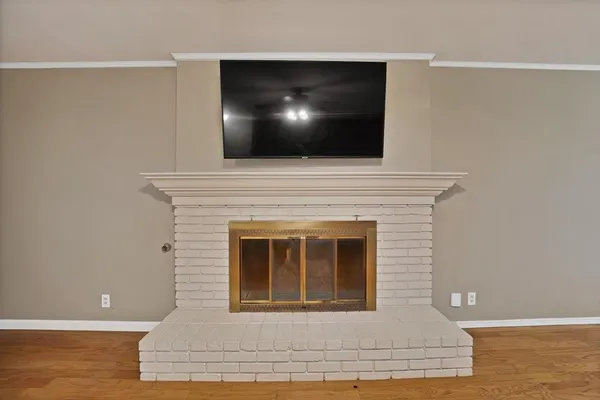 $2,350 | 526 Waggoner Drive, Arlington, TX 76013