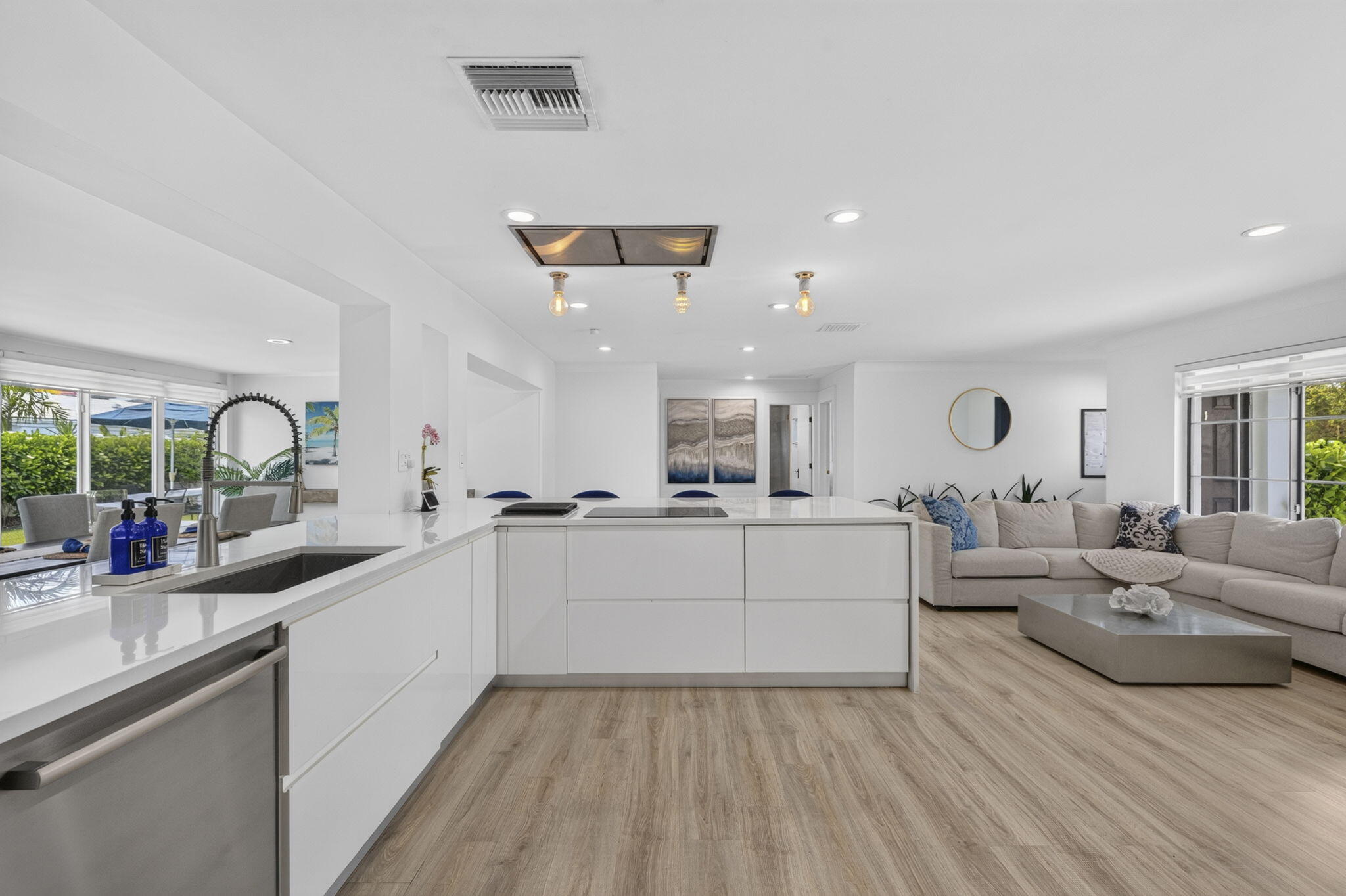 2917 Northeast 35th Court Lighthouse Point, FL 33064 - Photo 14 of 41 Chef's Kitchen