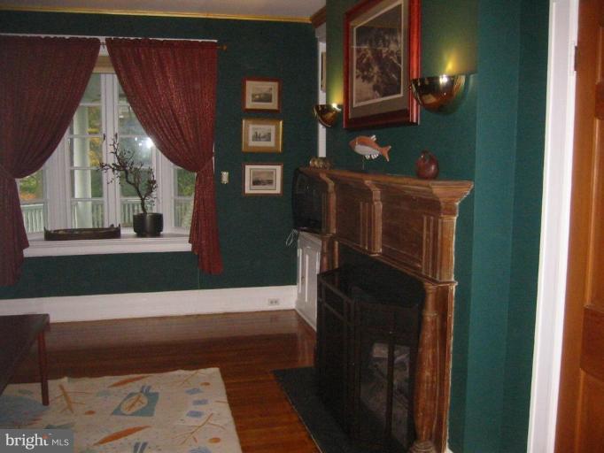 200 Ridgewood Road Baltimore, MD 21210 - Photo 12 of 16 Family Room #2