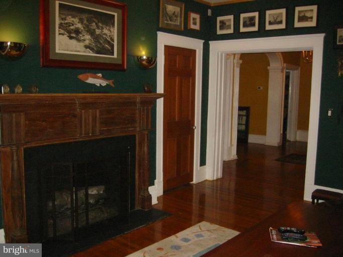 200 Ridgewood Road Baltimore, MD 21210 - Photo 13 of 16 Family Room #3