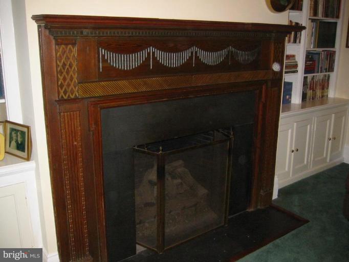 200 Ridgewood Road Baltimore, MD 21210 - Photo 4 of 16 Living Room #2