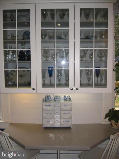 200 Ridgewood Road Baltimore, MD 21210 - Photo 10 of 16 Breakfast Area