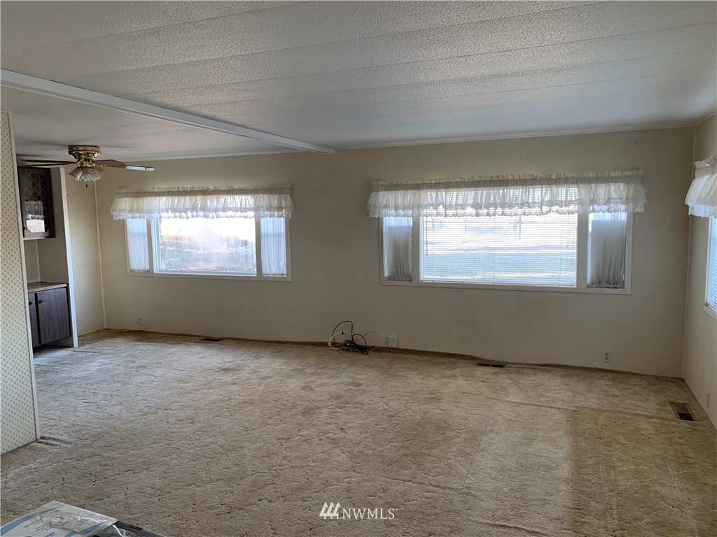 5648 North Frontage Road Northeast Moses Lake, WA 98837 - Photo 2 of 23 Gallery Image 2